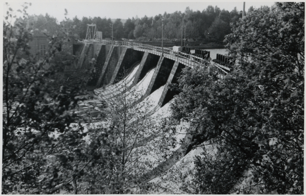"Yngeredsfors, vattenkraftverk i Ätran." by Fotograf okänd, / Järnvägsmuseet is marked with CC PDM 1.0